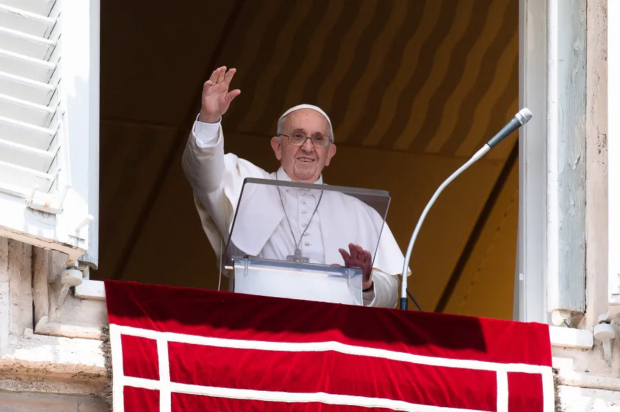 Pope Francis waves during the Angelus at the Vatican July 18, 2021.?w=200&h=150